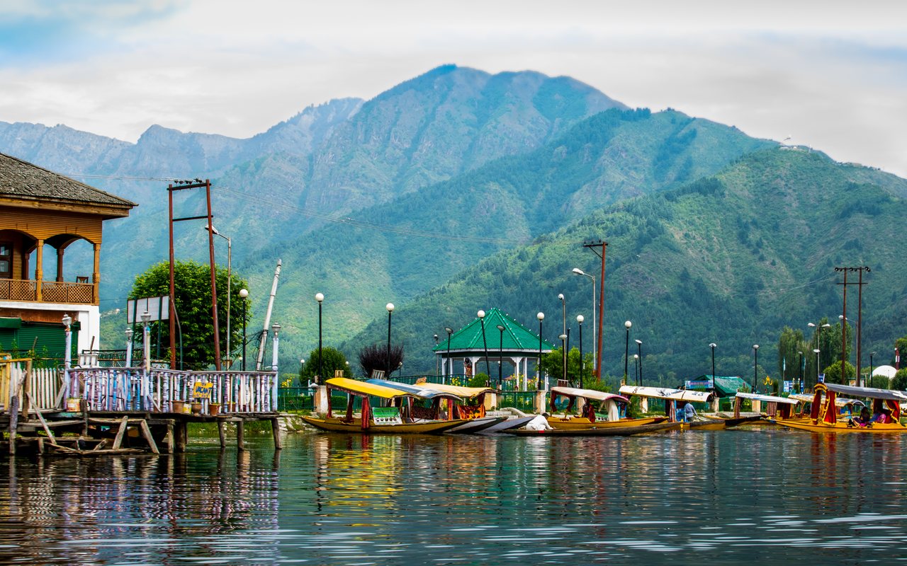 Srinagar flight deal